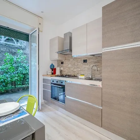 Cozy Apt - A Few Steps From Corso Italia Apartment Genoa